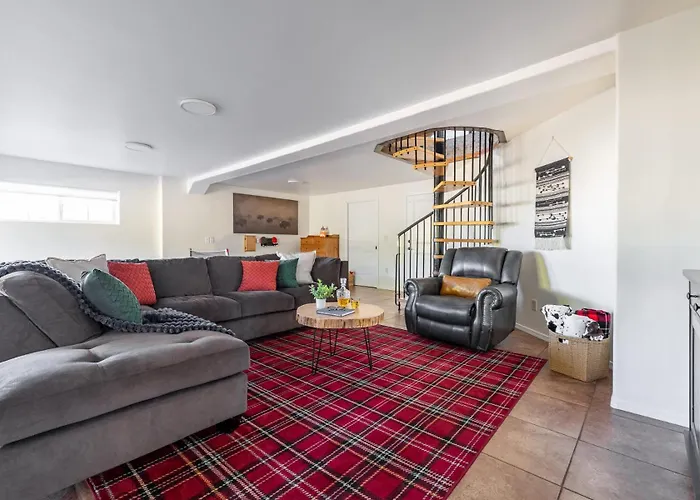 Sparrow Nest Hideaway 5br With Hot Tub Holiday home *