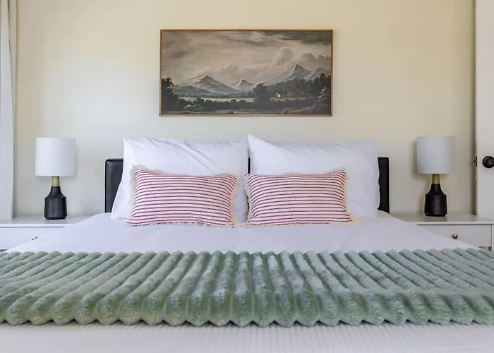 Sparrow Nest Hideaway 5br With Hot Tub Holiday home *