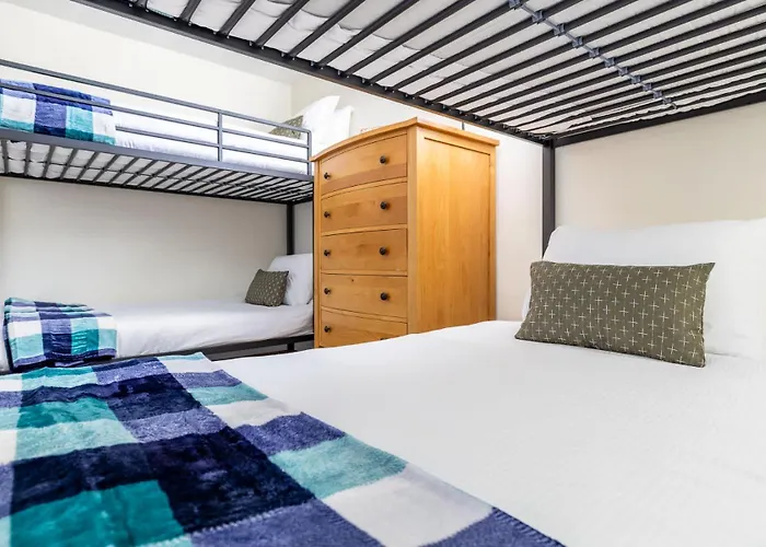 Holiday home Sparrow Nest Hideaway 5br With Hot Tub