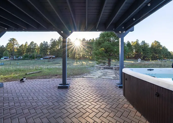 Sparrow Nest Hideaway 5br With Hot Tub Holiday home *
